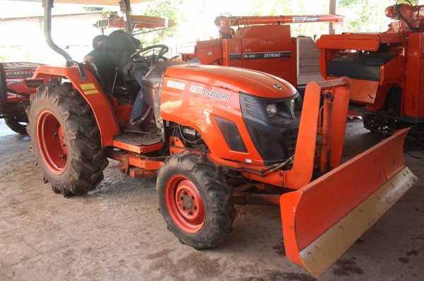 KIOTI  41 แรง พร้อมใบมีดหน้า ปี 2555