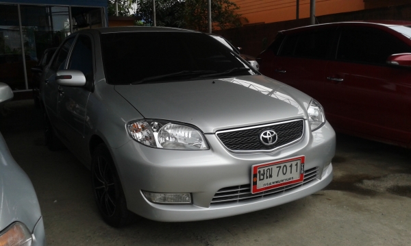 รถเก๋ง TOYOTA VIOS ปี 04 เกียร์ออโต้ ติดแก๊ส สภาพสวย พร้อมใช้งาน ราคา 165,000 บ.รถอยู่ดอนเมือง