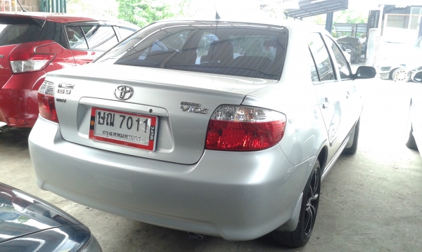 รถเก๋ง TOYOTA VIOS ปี 04 เกียร์ออโต้ ติดแก๊ส สภาพสวย พร้อมใช้งาน ราคา 165,000 บ.รถอยู่ดอนเมือง
