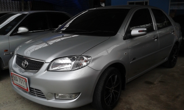 รถเก๋ง TOYOTA VIOS ปี 04 เกียร์ออโต้ ติดแก๊ส สภาพสวย พร้อมใช้งาน ราคา 165,000 บ.รถอยู่ดอนเมือง