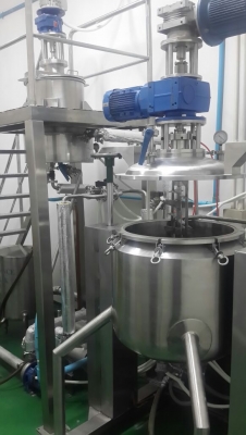 เครื่องผสมเครื่องสำอางค์ สภาพเหมือนใหม่