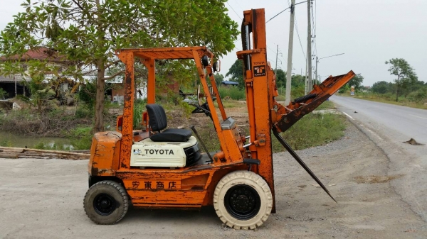 ขายด่วน115000รถยก TOYOTA 4FGยก2.0ตันเสาสูง3เมตรงากะดกได้ยางตันรถนอกนำเข้ายังไม่เคยใช้งานในเมืองไทยเลย ขายด่วน115000รถยก TOYOTA 4FGยก2.0ตันเสาสูง3เมตรงากะดกได้ยางตันรถนอกนำเข้ายังไม่เคยใช้งานในเมืองไทยเลย