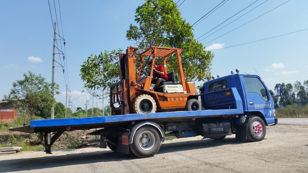 ขายด่วน115000รถยก TOYOTA 4FGยก2.0ตันเสาสูง3เมตรงากะดกได้ยางตันรถนอกนำเข้ายังไม่เคยใช้งานในเมืองไทยเลย ขายด่วน115000รถยก TOYOTA 4FGยก2.0ตันเสาสูง3เมตรงากะดกได้ยางตันรถนอกนำเข้ายังไม่เคยใช้งานในเมืองไทยเลย