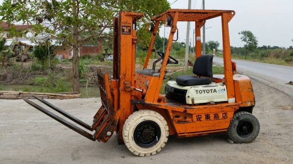 ขายด่วน115000รถยก TOYOTA 4FGยก2.0ตันเสาสูง3เมตรงากะดกได้ยางตันรถนอกนำเข้ายังไม่เคยใช้งานในเมืองไทยเลย ขายด่วน115000รถยก TOYOTA 4FGยก2.0ตันเสาสูง3เมตรงากะดกได้ยางตันรถนอกนำเข้ายังไม่เคยใช้งานในเมืองไทยเลย