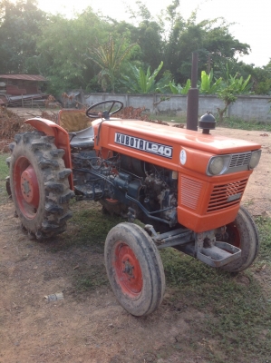 แทรกเตอร์คูโบต้า 24 แรงสภาพสวยมากพร้อมใช้งาน