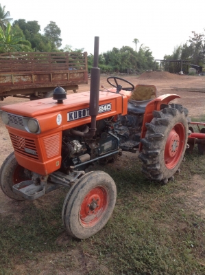 แทรกเตอร์คูโบต้า 24 แรงสภาพสวยมากพร้อมใช้งาน แทรกเตอร์คูโบต้า 24 แรงสภาพสวยมากพร้อมใช้งาน