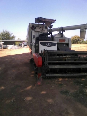 ขายรถเกี่ยวข้าว KUBOTA DC95GM พร้อมเทรลเลอร์ ปี53 ใช้งานน้อย1650ชม. สภาพพร้อมใช้งาน เอกสารพร้อมโอน สนใจโทร 090-8588220คุณนะ 093-3258446คุณบิว หรือเข้าดูสินค้าอื่นๆได้ที่ www.truck.in.th/498 หรือเพจFacebook ณรงค์ ซื้อขายรถมือสอง (เว็บไซต์ส่วนตัว) หรือFaceb