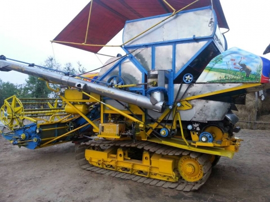 ขายรถเกี่ยวข้าว อุ้ม2.5ตัน เครื่อง225เทอร์โบ ตัวเดิน12 สภาพพร้อมใช้งาน สนใจโทร 090-8588220คุณนะ 093-3258446คุณบิว หรือเข้าดูสินค้าอื่นๆได้ที่ www.truck.in.th/498 หรือเพจFacebook ณรงค์ ซื้อขายรถมือสอง (เว็บไซต์ส่วนตัว) หรือFacebook อู่ คุณนะ