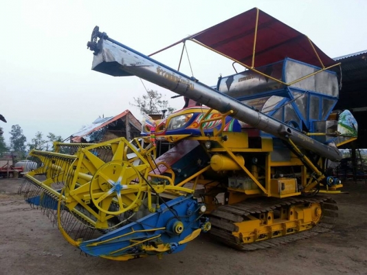 ขายรถเกี่ยวข้าว อุ้ม2.5ตัน เครื่อง225เทอร์โบ ตัวเดิน12 สภาพพร้อมใช้งาน สนใจโทร 090-8588220คุณนะ 093-3258446คุณบิว หรือเข้าดูสินค้าอื่นๆได้ที่ www.truck.in.th/498 หรือเพจFacebook ณรงค์ ซื้อขายรถมือสอง (เว็บไซต์ส่วนตัว) หรือFacebook อู่ คุณนะ