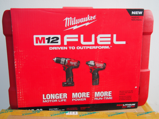 ชุดสว่านไร้สายมอเตอร์ไร้แปรงถ่านตัวเล็ก 12V Milwaukee 2597-22 มีสว่านกระแทกและสว่านไขควง ชุดสว่านไร้สายมอเตอร์ไร้แปรงถ่านตัวเล็ก 12V Milwaukee 2597-22 มีสว่านกระแทกและสว่านไขควง