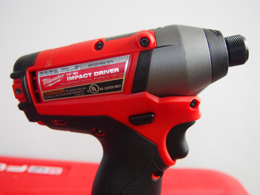 ชุดสว่านไร้สายมอเตอร์ไร้แปรงถ่านตัวเล็ก 12V Milwaukee 2597-22 มีสว่านกระแทกและสว่านไขควง ชุดสว่านไร้สายมอเตอร์ไร้แปรงถ่านตัวเล็ก 12V Milwaukee 2597-22 มีสว่านกระแทกและสว่านไขควง