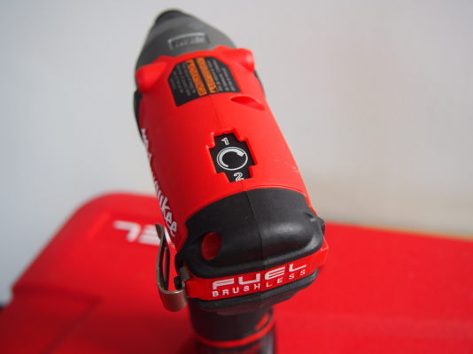 ชุดสว่านไร้สายมอเตอร์ไร้แปรงถ่านตัวเล็ก 12V Milwaukee 2597-22 มีสว่านกระแทกและสว่านไขควง ชุดสว่านไร้สายมอเตอร์ไร้แปรงถ่านตัวเล็ก 12V Milwaukee 2597-22 มีสว่านกระแทกและสว่านไขควง