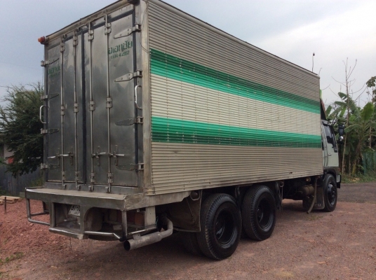 HINO10ล้อ เพลาเดียว (ตู้ สูง 2.5 ม.) เครื่อง HO7D 195 แรง เครื่องดี ขับดี ครัทซีสวย ยางเต็ม 11เส้น (คู่หน้าเรเดียน) ขาย 570,000 บาท ศุภากร 081-1903107, 081-4252943