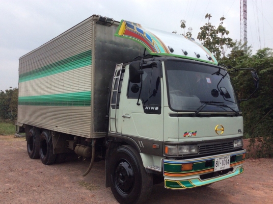 HINO10ล้อ เพลาเดียว (ตู้ สูง 2.5 ม.) เครื่อง HO7D 195 แรง เครื่องดี ขับดี ครัทซีสวย ยางเต็ม 11เส้น (คู่หน้าเรเดียน) ขาย 570,000 บาท ศุภากร 081-1903107, 081-4252943
