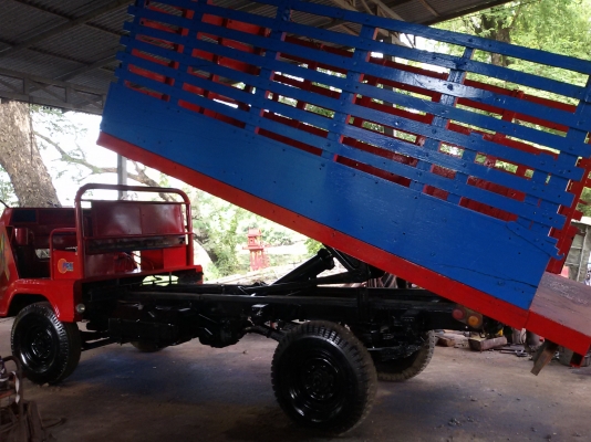 ขายรถอีแต๋น  เครื่องสี่สูบ ดั้ม มีเกียร์กลาง เพลารอยคัดชีหน้า5 สวยๆเดิมๆ พร้อมไช้งาน  ขายใน  ราคา195000บาท รถอยู่วังบัว คลองขลุง กำแพงเพชร    สนใจสอบุถามได้ที่081 3655997 อำพร  พาเจริญ  ราคาต่อรองได้อีกนะครับ