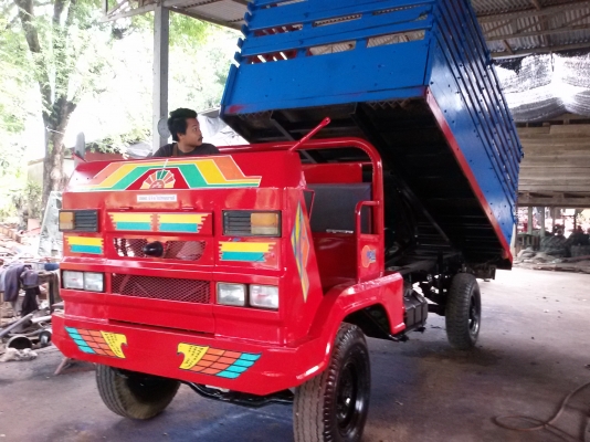 ขายรถอีแต๋น  เครื่องสี่สูบ ดั้ม มีเกียร์กลาง เพลารอยคัดชีหน้า5 สวยๆเดิมๆ พร้อมไช้งาน  ขายใน  ราคา195000บาท รถอยู่วังบัว คลองขลุง กำแพงเพชร    สนใจสอบุถามได้ที่081 3655997 อำพร  พาเจริญ  ราคาต่อรองได้อีกนะครับ