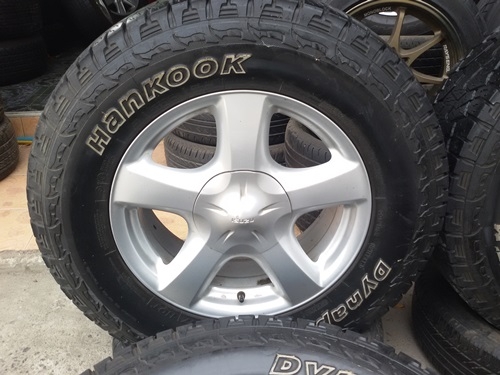 ขายล้อISUZU V Cross 17 ยาง265/65/17ปี 1413  4 ล้อ  ยาง265/65/17 ปี 1413 HANKOOK ดอกยางตามรูปแน่นอนขายสภาพเดิมมาไงขายงั้นไม่มีทำสี ล้อไม่มีปิ่น ดุ้งใช้ได้ยาวๆสีเดิมถ่ายจากของจริง  ราคาพร้อม เปลี่ยน ถ่วง  (ส่งต่างจังหวัด)   รัก 0851612347   LINE**ID  rukits