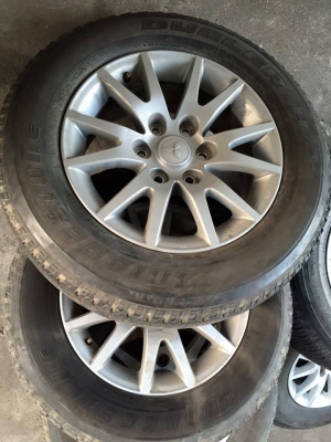 ขายล้อแม็กPAJAROพร้อมยางขอบ17 ชุดละ 7,500 บาท ยางบริสโตน 245/65/17 ยางปลายปี12 ดอกยางสวยๆ พร้อมน็อตล้อ ราคาเบาๆๆ