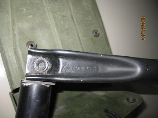 พลั่วสนามพับได้ AMES ของ US