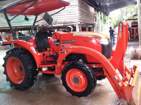 รถไถคูโบต้าL3008 มีไบมีดตราช้าง1อันเดิมๆ พร้อมไช้งาน มีทะเบียน ไมร์600ช.ม.  ขายใน  ราคา278000บาท รถอยู่วังบัว คลองขลุง กำแพงเพชร    สนใจสอบุถามได้ที่081 3655997 อำพร  พาเจริญ  ราคาต่อรองได้อีกนะครับ