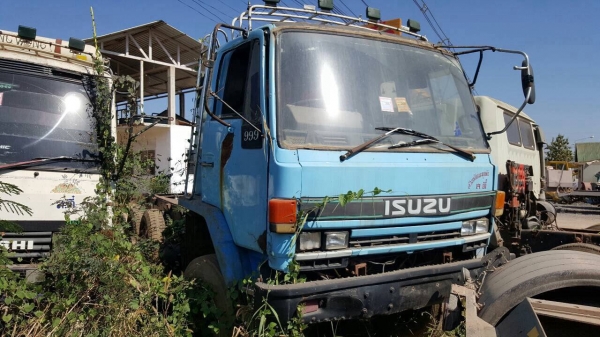 ขาย 10 ล้อ 2 เพลา ISUZU จัมโบ้ วางเครื่อง 270 แรงม้า วางหัว ROCKY ช่วงล่างใหญ่แล้ว มีกระบะดั้มให้ด้วย ทะเบียนครบพร้อมโอน