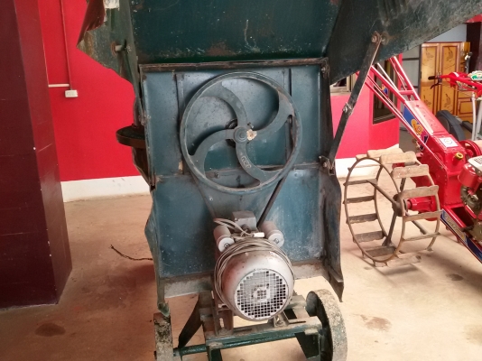 ขายโมปูนพร้อมมอเตอร์  ขายใน  ราคา18000บาท รถอยู่วังบัว คลองขลุง กำแพงเพชร    สนใจสอบุถามได้ที่081 3655997 อำพร  พาเจริญ  ราคาต่อรองได้อีกนะครับ