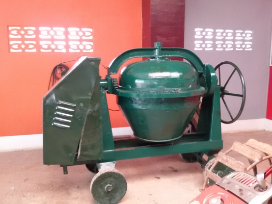 ขายโมปูนพร้อมมอเตอร์  ขายใน  ราคา18000บาท รถอยู่วังบัว คลองขลุง กำแพงเพชร    สนใจสอบุถามได้ที่081 3655997 อำพร  พาเจริญ  ราคาต่อรองได้อีกนะครับ