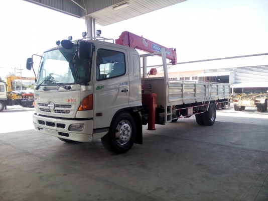 6 ล้อกกะบะติดเครน 5 ตัน 5 ปลอก ยี่ห้อ HINO รุ่น เมก้า 212 แรงม้า