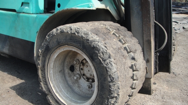 โฟคลิฟท์ TOYOTA 4.5ตัน ล้อคู่ เครื่องดีเฃล งาสไลท์ฃ้าย-ขวา สภาพดี ราคาถูก