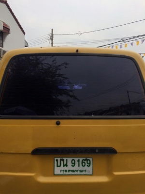 ขายรถตู้ Toyota Hiace 3.0 ปี 2002 สีเหลืองเครื่อง5L ดีเซล 3000cc เกียร์ธรรมดา พร้อมล้อMax ขอบ17&quot; สภาพดี เครื่องดี ใช้งานอยู่ทุกวัน  ขาย 135,000 บาท