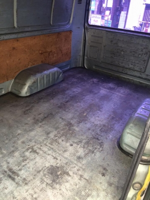 ขายรถตู้ Toyota Hiace 3.0 ปี 2002 สีเหลืองเครื่อง5L ดีเซล 3000cc เกียร์ธรรมดา พร้อมล้อMax ขอบ17&quot; สภาพดี เครื่องดี ใช้งานอยู่ทุกวัน  ขาย 135,000 บาท