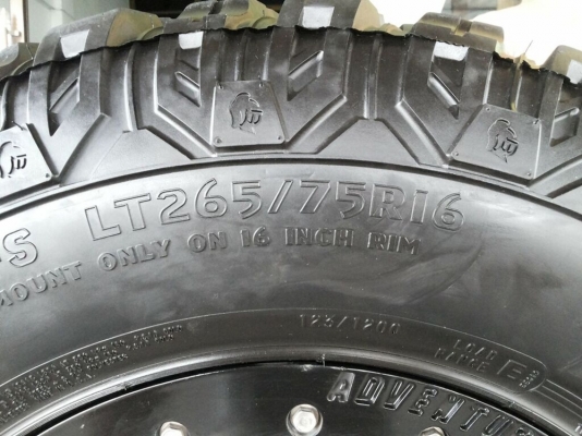 ล้อลาย bradley beadlock ขอบ 16x8 พร้อมยาง mud cooper discoverer stt 265/75/16