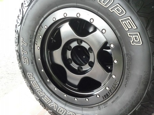 ล้อลาย bradley beadlock ขอบ 16x8 พร้อมยาง mud cooper discoverer stt 265/75/16