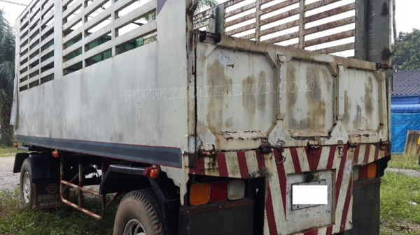 หางคอกสูง กว้าง 2.50 เมตร ยาว 6 เมตร เพาเหลี่ยม (หน้า-หลัง)