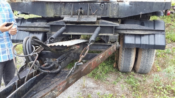 หางคอกสูง กว้าง 2.50 เมตร ยาว 6 เมตร เพาเหลี่ยม (หน้า-หลัง)