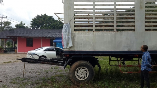 หางคอกสูง กว้าง 2.50 เมตร ยาว 6 เมตร เพาเหลี่ยม (หน้า-หลัง)