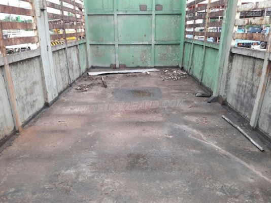 หางคอกสูง กว้าง 2.50 เมตร ยาว 6 เมตร เพาเหลี่ยม (หน้า-หลัง)