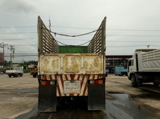 หางคอกสูง กว้าง 2.50 เมตร ยาว 6 เมตร เพาเหลี่ยม (หน้า-หลัง)