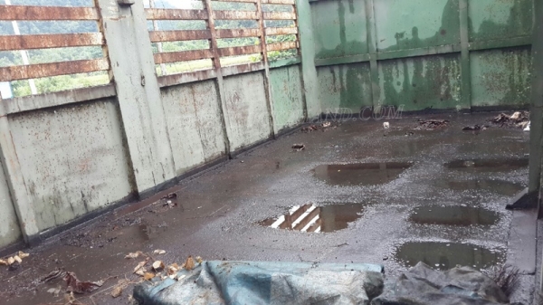 หางคอกสูง กว้าง 2.50 เมตร ยาว 6 เมตร เพาเหลี่ยม (หน้า-หลัง)