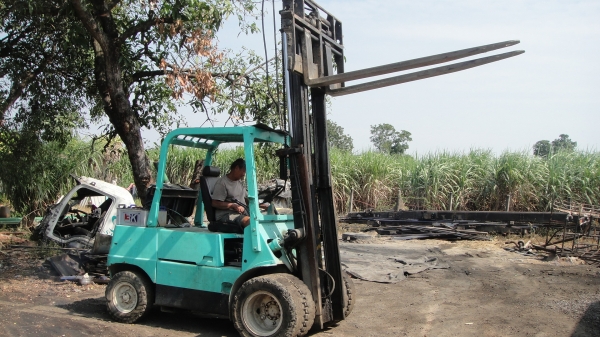 โฟคลิฟท์ TOYOTA 4.5ตัน ล้อคู่ เครื่องดีเฃล งาสไลท์ฃ้าย-ขวา สภาพดี ราคาถูก