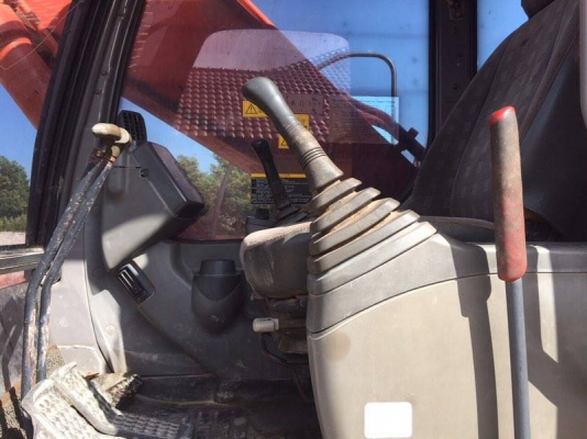 รถขุด HITACHI ZX200 ปี 2550 เล่มทะเบียนพร้อม ใช้ 14828 ชั่งโมง