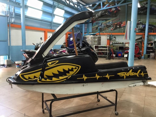 เจ็ทยืน ดำ kawasaki 550 เครื่องหลีดสภาพพร้อมเล่นจบๆเพียง 20,000 บ.