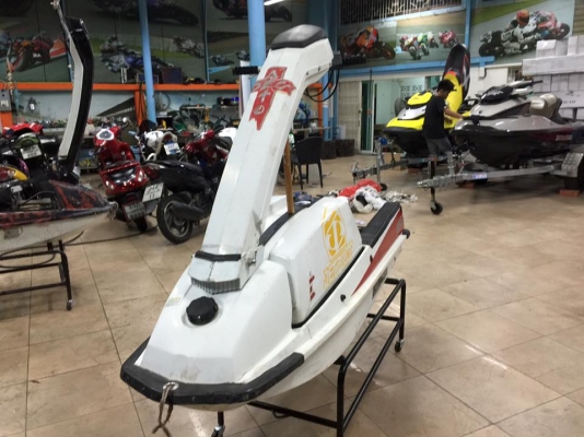 เจ็ทยืน ขาว kawasaki 550 แจ่ม  สภาพพร้อมเล่น จบๆเพียง 20,000 บ.