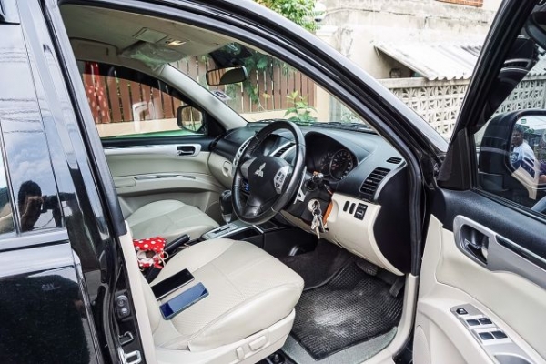 ขาย 2013 Mitsubishi Pajero Sport GT 2.5AT เกียร์ออโต้ดีเซลรุ่นTOPสุดวิ่งน้อย สภาพสวยมากไม่มีชนไม่เคยทำสีล้านเปอร์เซ็นถูกๆด่วน ขาย 2013 Mitsubishi Pajero Sport GT 2.5AT เกียร์ออโต้ดีเซลรุ่นTOPสุดวิ่งน้อย สภาพสวยมากไม่มีชนไม่เคยทำสีล้านเปอร์เซ็นถูกๆด่วน