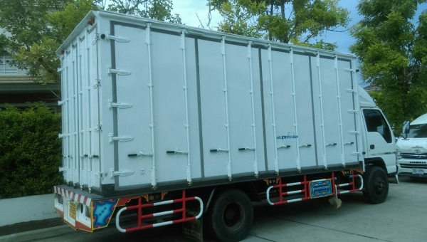 ขายดาวน์ 6 ล้อตู้ 5.5 เมตร (180,000 บาท)