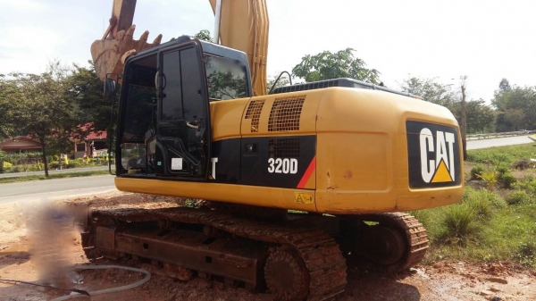 รถแบคโฮ  CAT  320D  ( รถทำงาน  8,xxx  กว่า ชม. )   สนใจติดต่อ  081 - 6079515