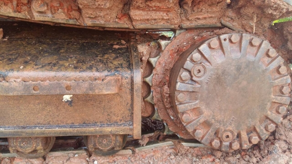 รถแบคโฮ  CAT  320D  ( รถทำงาน  8,xxx  กว่า ชม. )   สนใจติดต่อ  081 - 6079515