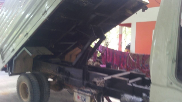 รถฮีโน่ 6 ล้อดั้ม KM - 310 เปลื่ยนเครื่อง 117 แรงม้า. สนใจติดต่อ 081 - 6079515 รถฮีโน่ 6 ล้อดั้ม KM - 310 เปลื่ยนเครื่อง 117 แรงม้า. สนใจติดต่อ 081 - 6079515