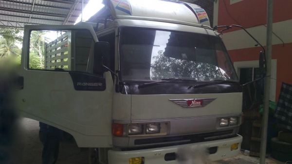 รถฮีโน่ 6 ล้อดั้ม KM - 310 เปลื่ยนเครื่อง 117 แรงม้า. สนใจติดต่อ 081 - 6079515 รถฮีโน่ 6 ล้อดั้ม KM - 310 เปลื่ยนเครื่อง 117 แรงม้า. สนใจติดต่อ 081 - 6079515