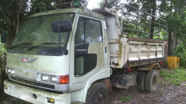 รถฮีโน่ 6 ล้อดั้ม KM777 / 117 แรงม้า. ( ขายตามสภาพ. ) สนใจติดต่อ 081 - 6079515 รถฮีโน่ 6 ล้อดั้ม KM777 / 117 แรงม้า. ( ขายตามสภาพ. ) สนใจติดต่อ 081 - 6079515